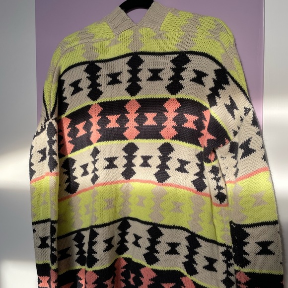 Neon patterned sweater cardigan from Nasty Gal (brand on label is Lush) - Picture 3 of 3